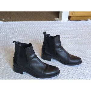 La Canadienne Sara Chelsea Leather Ankle Boot Black Women's Size 11 M